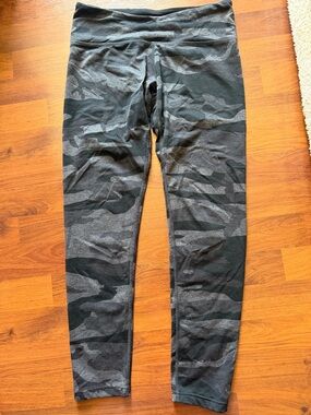 Tuff Athletics Black & Gray Camo High-Waist Leggings